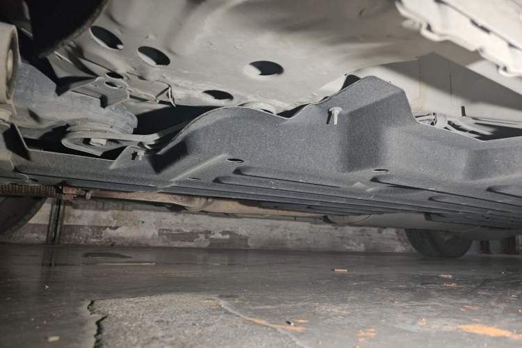 Used Buick Century 2023 2.0T Six-Seater Yinshi Edition Chassis Front Left