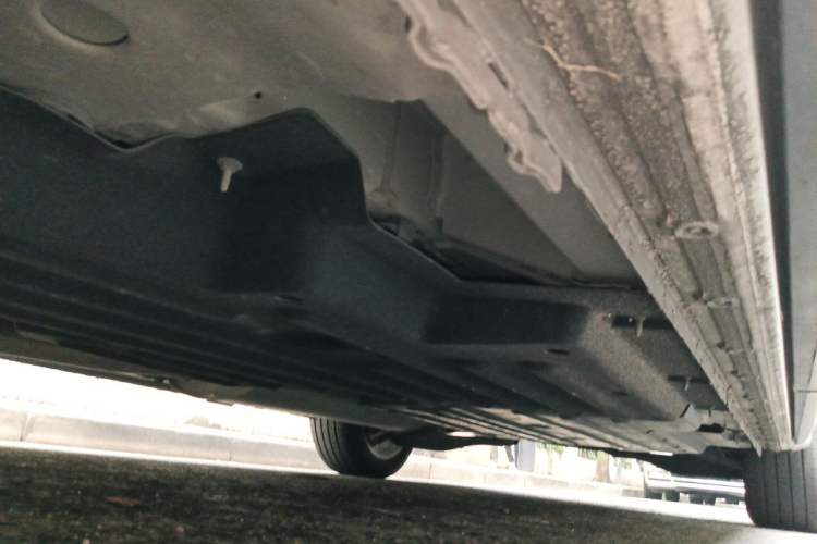 Used Buick Century 2023 2.0T Seven-Seater Yinshi Edition Chassis Front Left