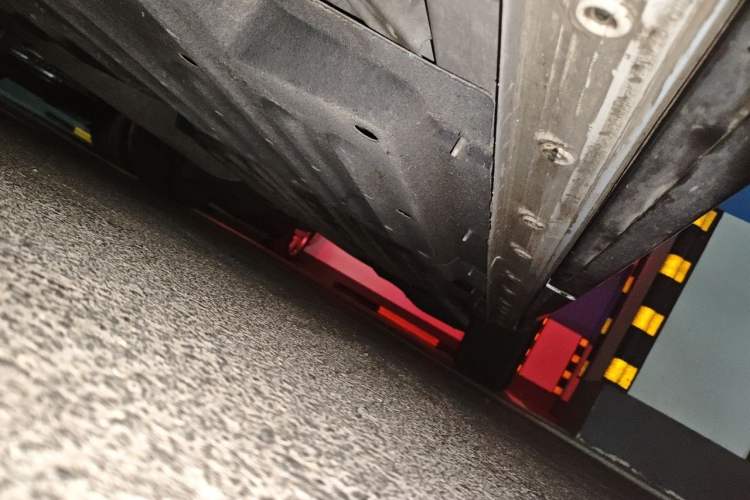 Used Buick Century 2023 2.0T Seven-Seater Yinshi Edition Chassis Front Left
