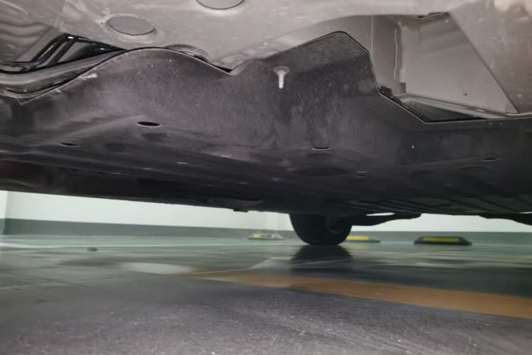Used Buick Century 2023 2.0T Seven-Seater Yinshi Edition Chassis Front Left