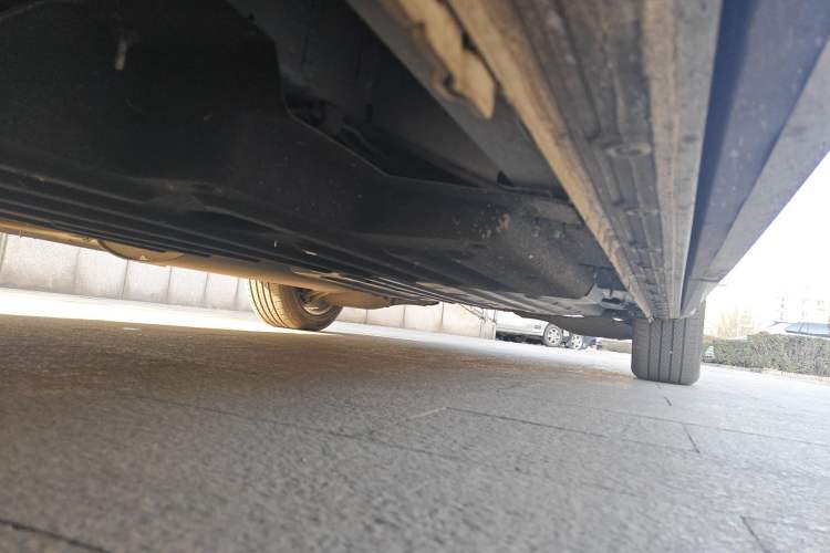 Used Buick Century 2023 2.0T Six-Seater Yinshi Edition Chassis Front Left
