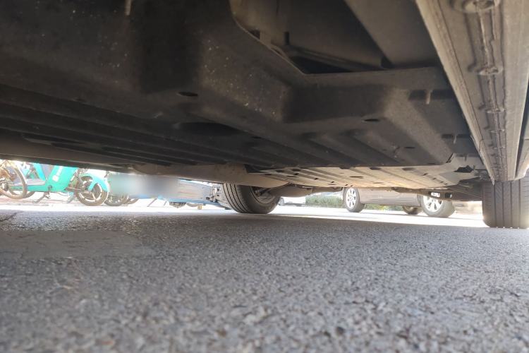 Used Buick Century 2023 2.0T Six-Seater Yinshi Edition Chassis Front Left