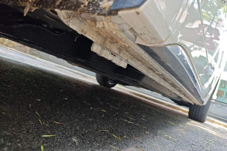 Used Buick Century 2023 2.0T Seven-Seater Yinshi Edition Chassis Front Left