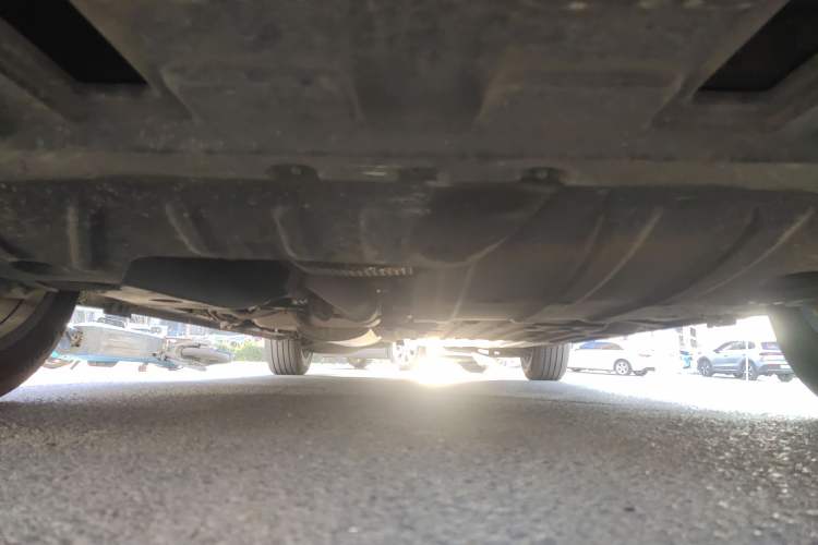 Used Buick Century 2023 2.0T Six-Seater Yinshi Edition Chassis Front