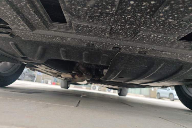 Used Buick Century 2023 2.0T Seven-Seater Yinshi Edition Chassis Front