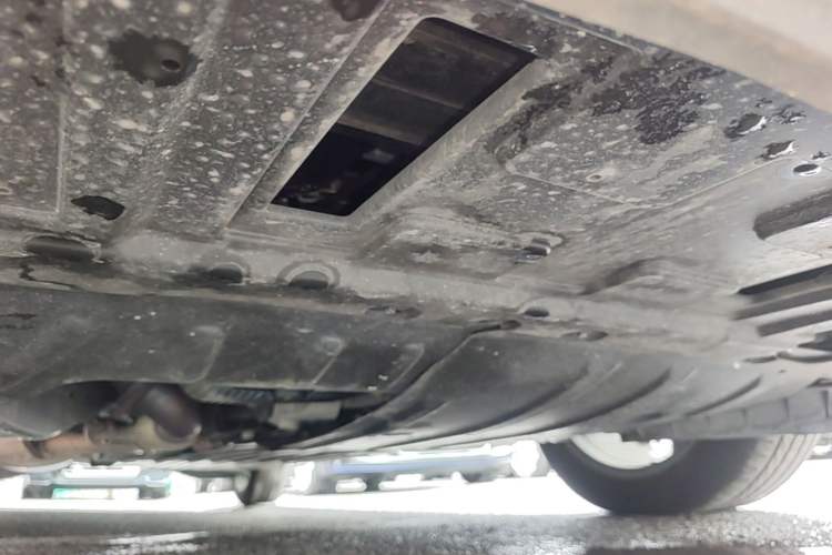 Used Buick Century 2023 2.0T Six-Seater Yinshi Edition Chassis Front