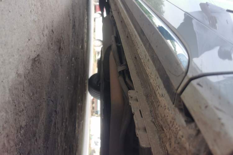 Used Buick Century 2023 2.0T Six-Seater Yinshi Edition Chassis Front Right