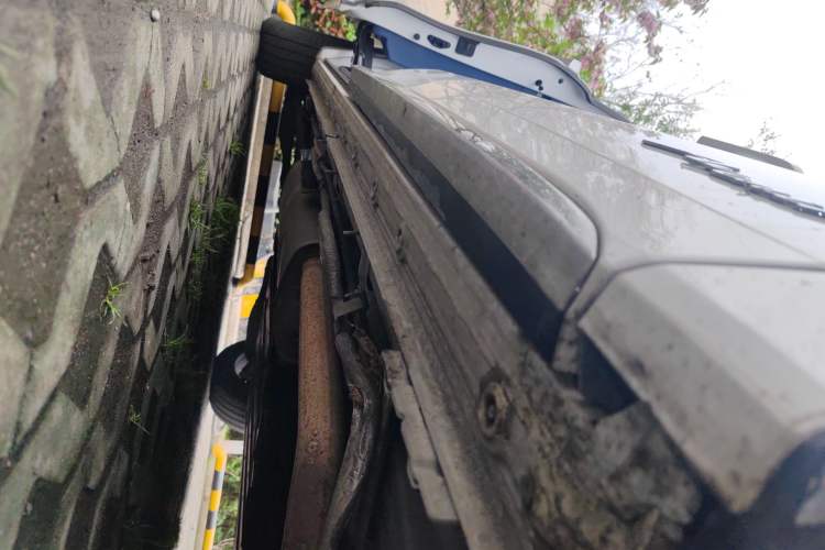 Used Buick Century 2023 2.0T Six-Seater Yinshi Edition Chassis Front Right