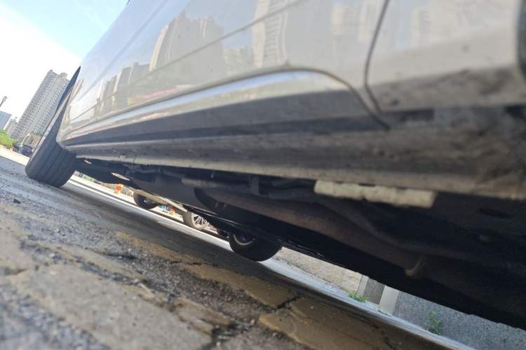Used Buick Century 2023 2.0T Seven-Seater Yinshi Edition Chassis Front Right