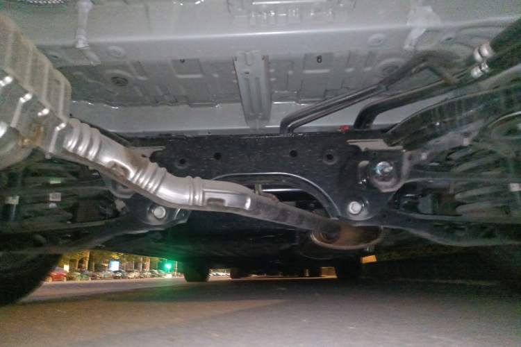 Used Buick Century 2023 2.0T Six-Seater Yinshi Edition Chassis Rear
