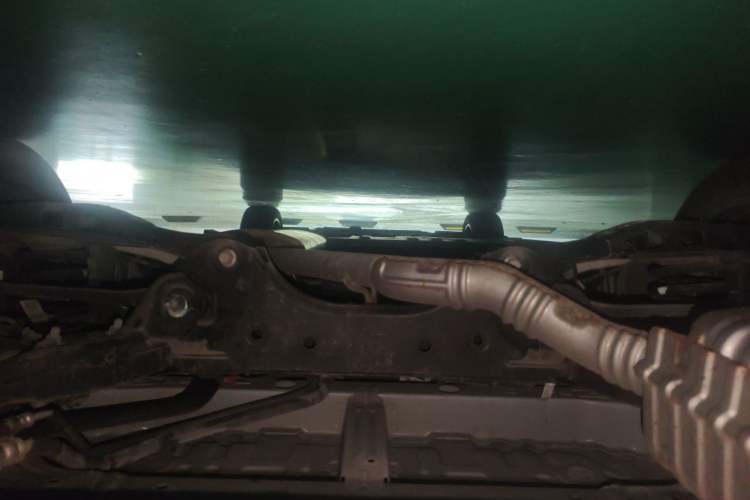 Used Buick Century 2023 2.0T Six-Seater Yinshi Edition Chassis Rear