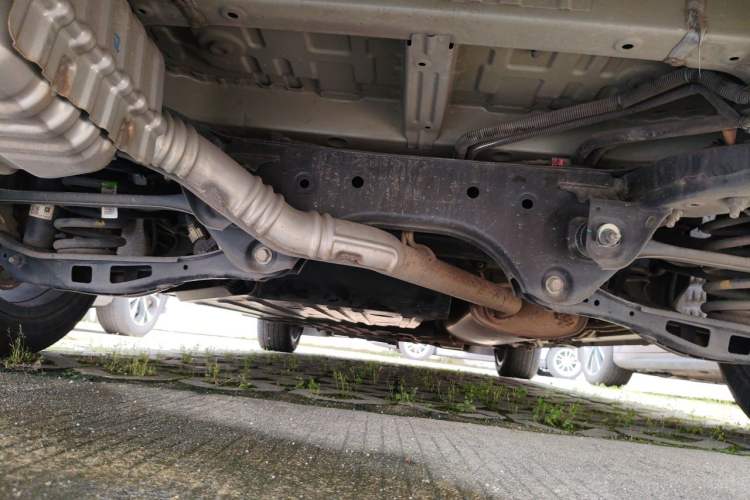 Used Buick Century 2023 2.0T Six-Seater Yinshi Edition Chassis Rear