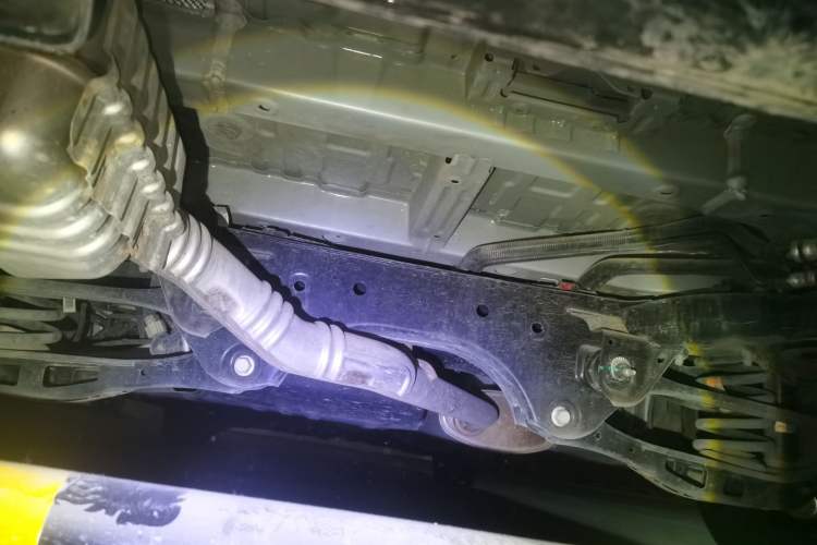 Used Buick Century 2023 2.0T Six-Seater Yinshi Edition Chassis Rear