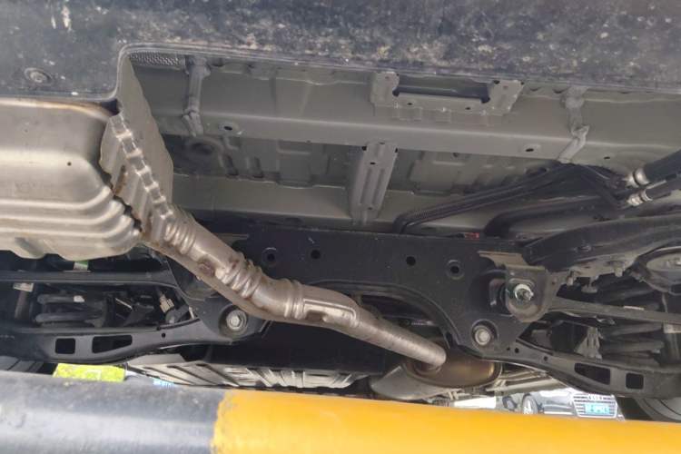Used Buick Century 2023 2.0T Six-Seater Yinshi Edition Chassis Rear