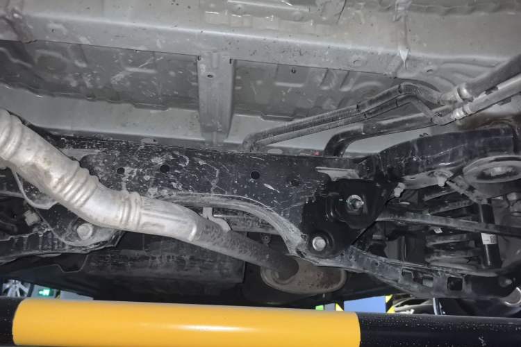 Used Buick Century 2023 2.0T Six-Seater Yinshi Edition Chassis Rear