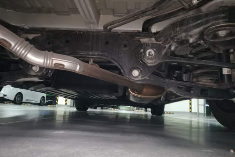 Used Buick Century 2023 2.0T Seven-Seater Yinshi Edition Chassis Rear