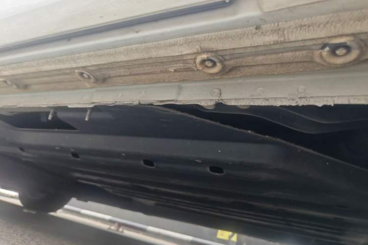 Used Buick Century 2023 2.0T Seven-Seater Deluxe Edition Chassis Rear Left