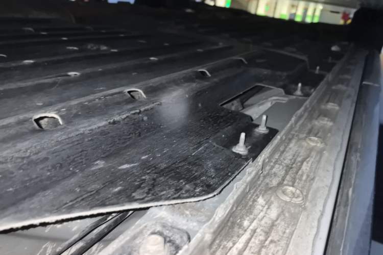 Used Buick Century 2023 2.0T Six-Seater Yinshi Edition Chassis Rear Left