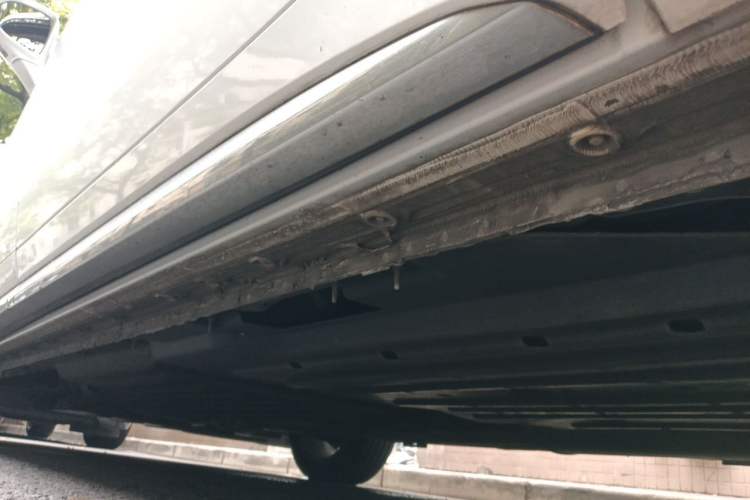 Used Buick Century 2023 2.0T Seven-Seater Yinshi Edition Chassis Rear Left
