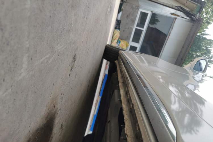 Used Buick Century 2023 2.0T Six-Seater Yinshi Edition Chassis Rear Left