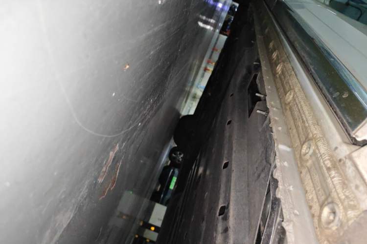 Used Buick Century 2023 2.0T Seven-Seater Yinshi Edition Chassis Rear Left