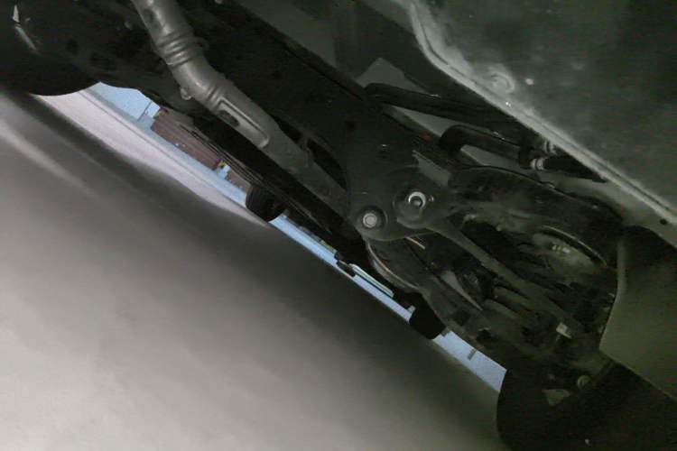 Used Buick Century 2023 2.0T Six-Seater Yinshi Edition Chassis Rear Left