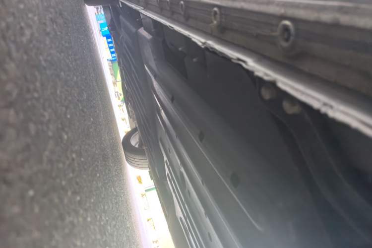 Used Buick Century 2023 2.0T Seven-Seater Yinshi Edition Chassis Rear Left