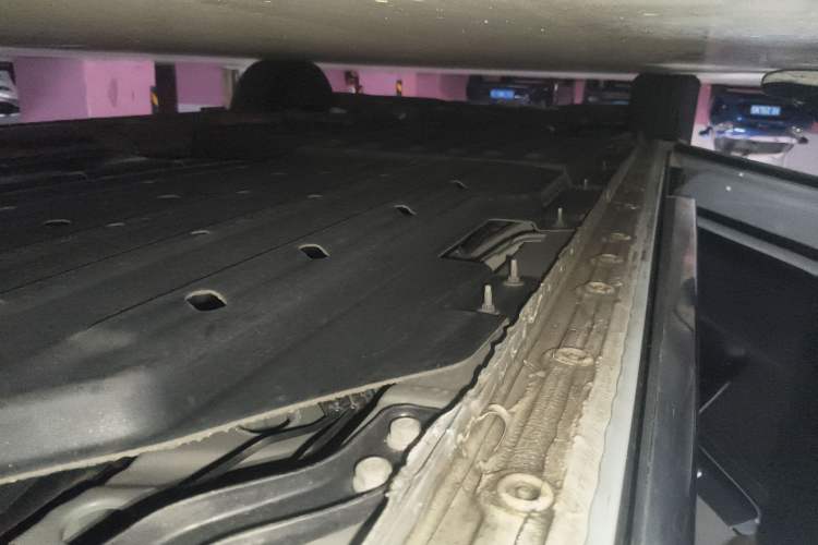 Used Buick Century 2023 2.0T Seven-Seater Yinshi Edition Chassis Rear Left