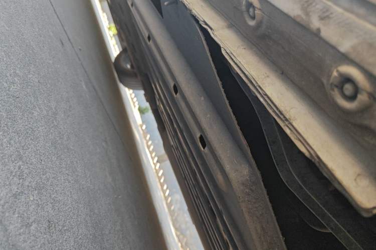Used Buick Century 2023 2.0T Seven-Seater Yinshi Edition Chassis Rear Left