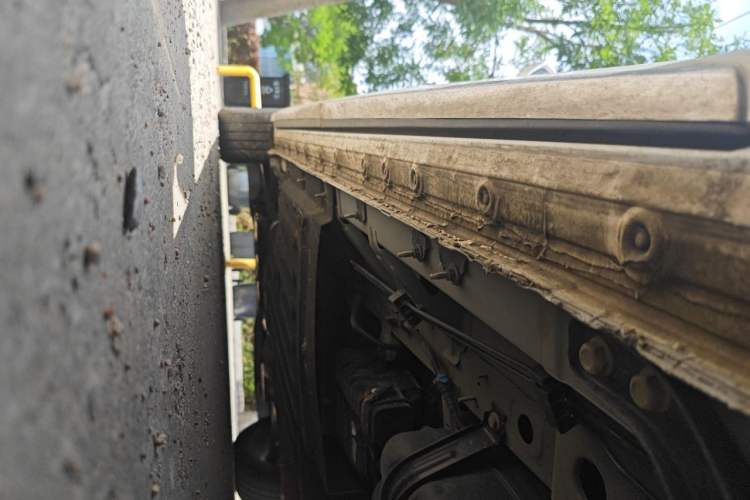 Used Buick Century 2023 2.0T Six-Seater Yinshi Edition Chassis Rear Left