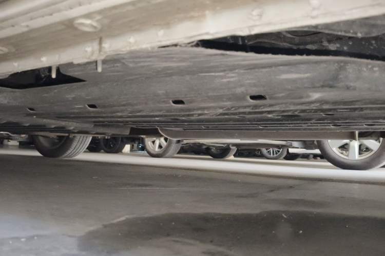 Used Buick Century 2023 2.0T Seven-Seater Yinshi Edition Chassis Rear Left