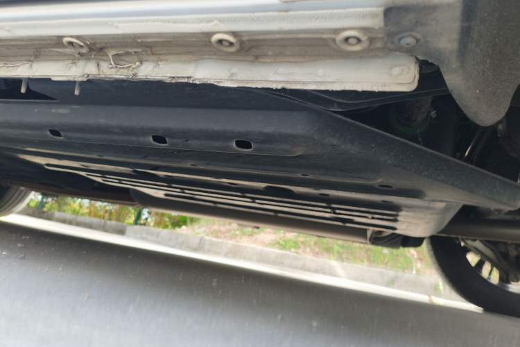 Used Buick Century 2023 2.0T Six-Seater Yinshi Edition Chassis Rear Left