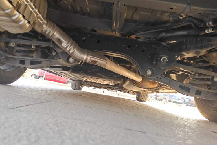 Used Buick Century 2023 2.0T Six-Seater Yinshi Edition Chassis Rear