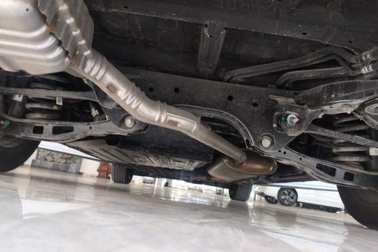Used Buick Century 2023 2.0T Seven-Seater Yinshi Edition Chassis Rear