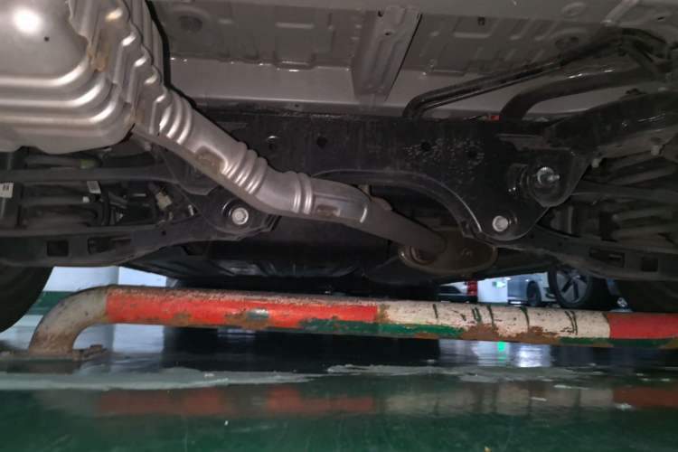 Used Buick Century 2023 2.0T Six-Seater Yinshi Edition Chassis Rear