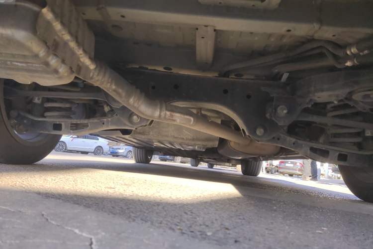 Used Buick Century 2023 2.0T Six-Seater Yinshi Edition Chassis Rear