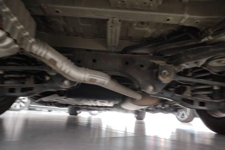 Used Buick Century 2023 2.0T Six-Seater Yinshi Edition Chassis Rear