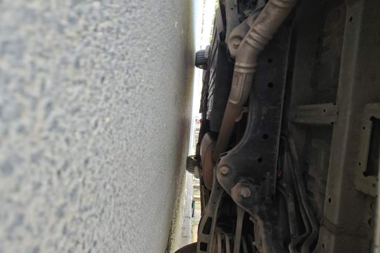 Used Buick Century 2023 2.0T Six-Seater Yinshi Edition Chassis Rear