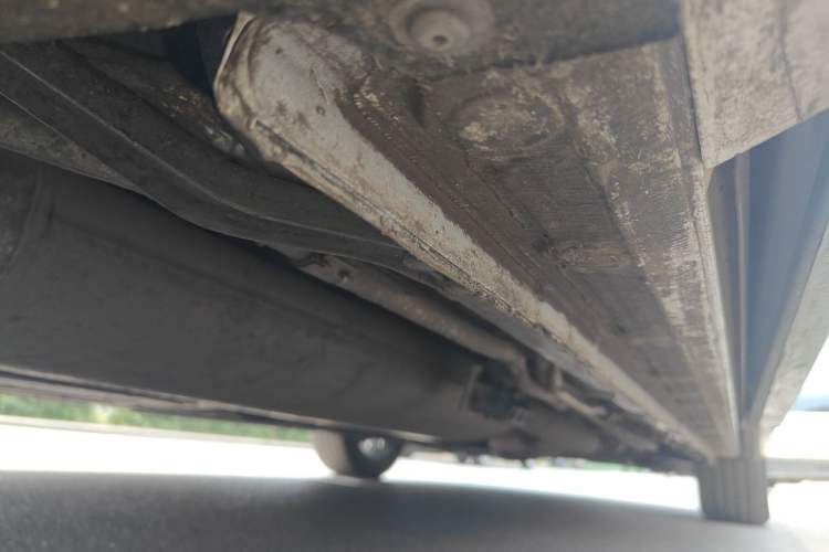 Used Buick Century 2023 2.0T Six-Seater Yinshi Edition Chassis Rear Right