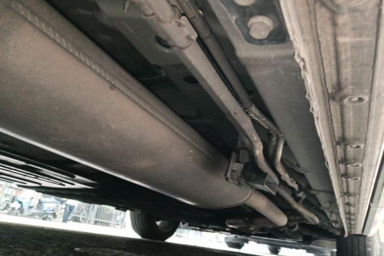 Used Buick Century 2023 2.0T Seven-Seater Yinshi Edition Chassis Rear Right