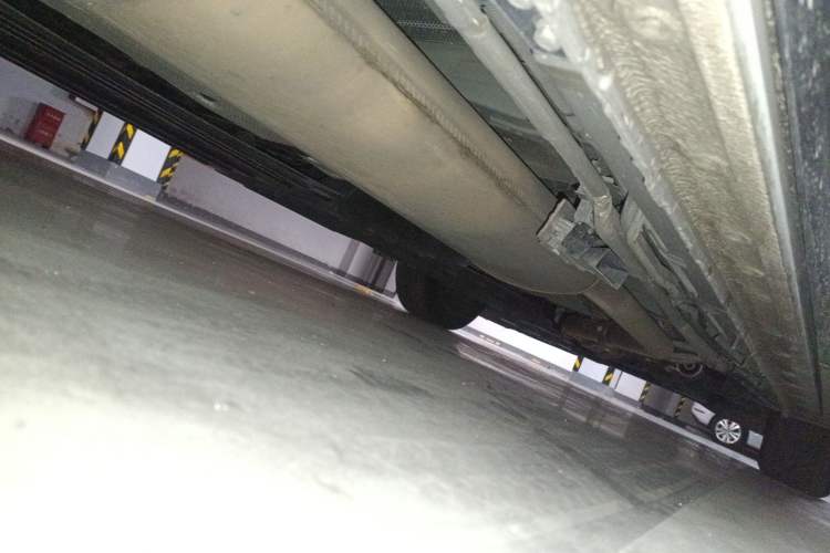 Used Buick Century 2023 2.0T Six-Seater Yinshi Edition Chassis Rear Right