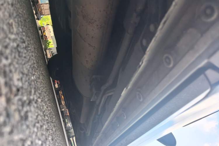 Used Buick Century 2023 2.0T Seven-Seater Yinshi Edition Chassis Rear Right