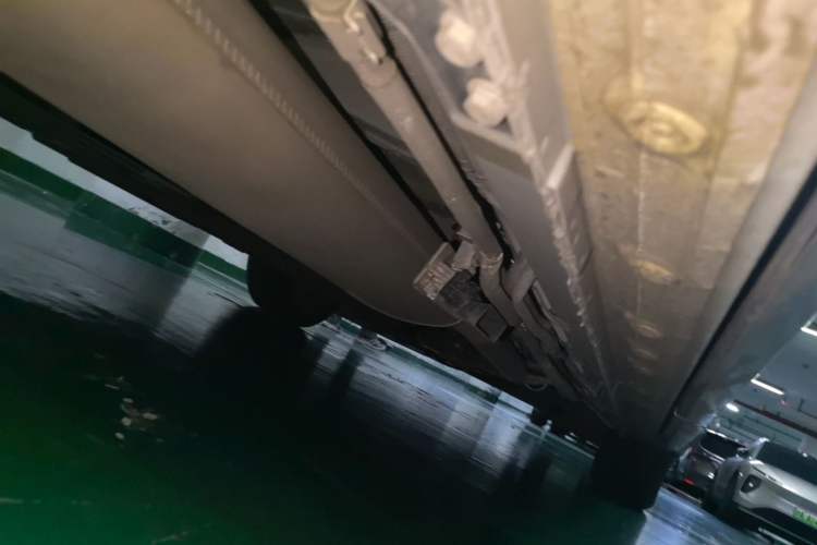 Used Buick Century 2023 2.0T Six-Seater Yinshi Edition Chassis Rear Right