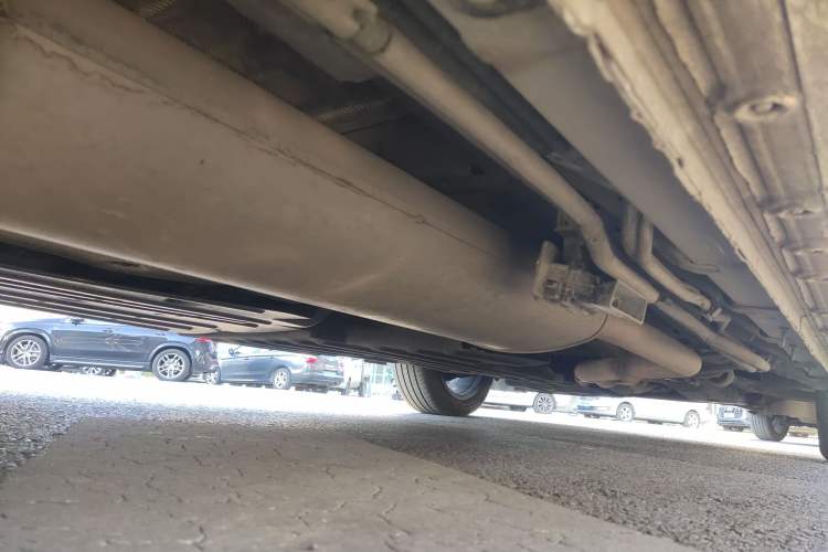 Used Buick Century 2023 2.0T Six-Seater Yinshi Edition Chassis Rear Right