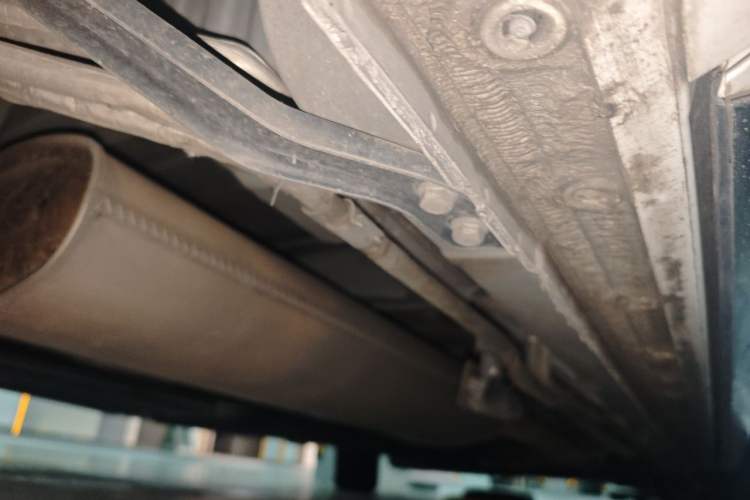 Used Buick Century 2023 2.0T Six-Seater Yinshi Edition Chassis Rear Right