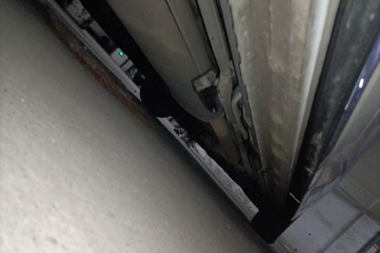 Used Buick Century 2023 2.0T Seven-Seater Yinshi Edition Chassis Rear Right