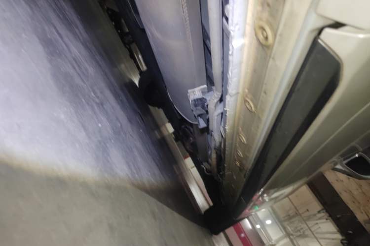Used Buick Century 2023 2.0T Six-Seater Yinshi Edition Chassis Rear Right