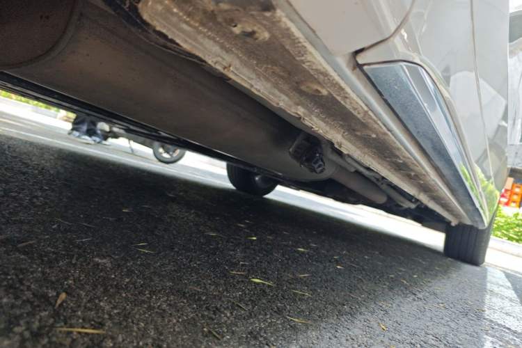 Used Buick Century 2023 2.0T Seven-Seater Yinshi Edition Chassis Rear Right