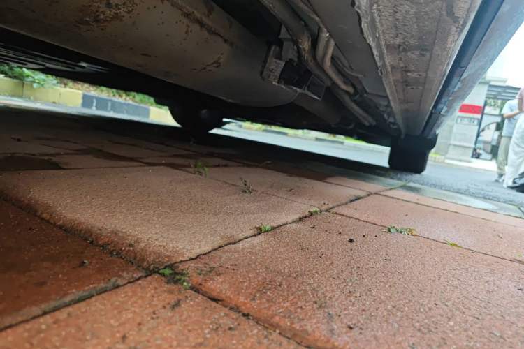 Used Buick Century 2023 2.0T Six-Seater Yinshi Edition Chassis Rear Right