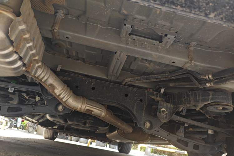 Used Buick Century 2023 2.0T Six-Seater Yinshi Edition Chassis Rear